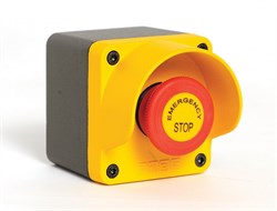 Металлический кнопочный пост EMAS желто-серый с аварийной кнопкой с маркировкой M1C200EE - фото 326636
