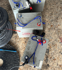 Набор аккумуляторов 6V/220Ah для машины поломоечной COMFORT 100 1047684 - фото 818106