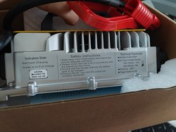 Зарядное устройство для машины подметальной A100 1047688 - фото 818292